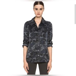 Equipment brett  Silk blouse in como with shorts set